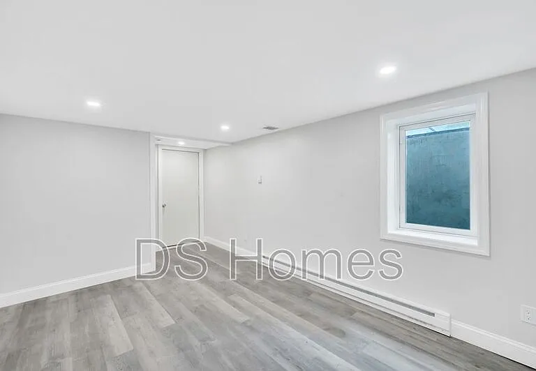 615 Macdonald Ave #2 — Photo 12
