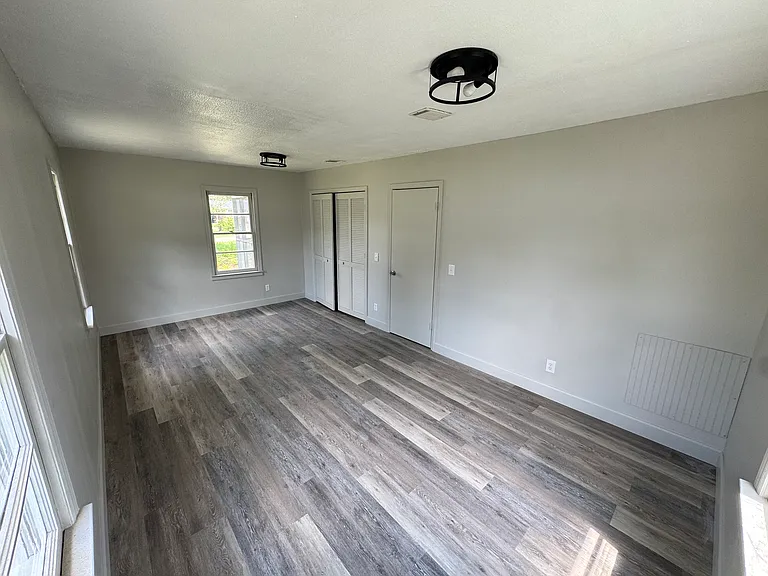 306 McLain St #1 — Photo 7