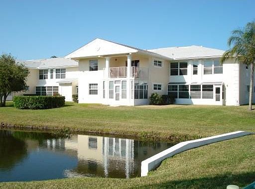 3rd image of 351 N Grove Isle Cir