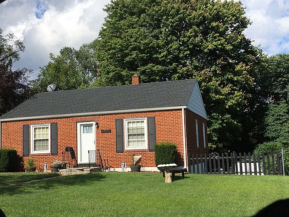 2nd image of 4525 Eden Dr NW