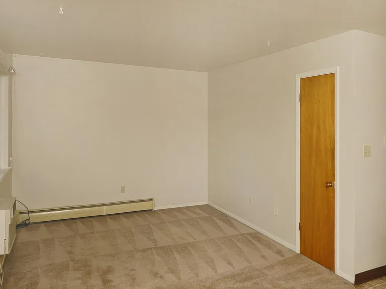 611 Stover St — Photo 3