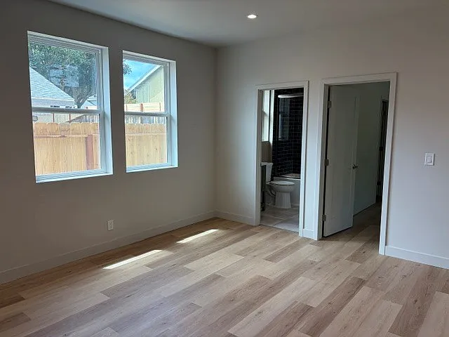 2725 Glasgow Dr — Photo 3