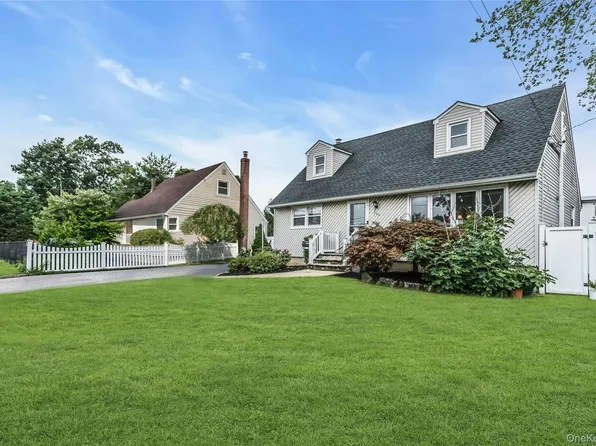 195 Nims Avenue, West Babylon, NY 11704