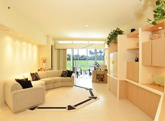 Home For Sale In Broken Sound