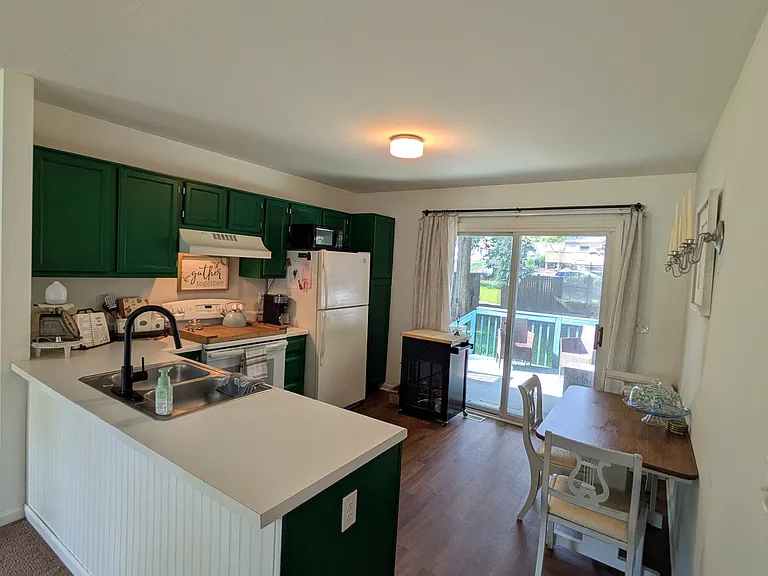 109 Dunn Ave — Photo 9