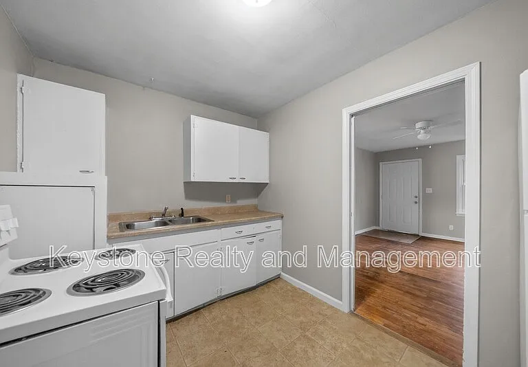 1525 Ferrell St #1 — Photo 7