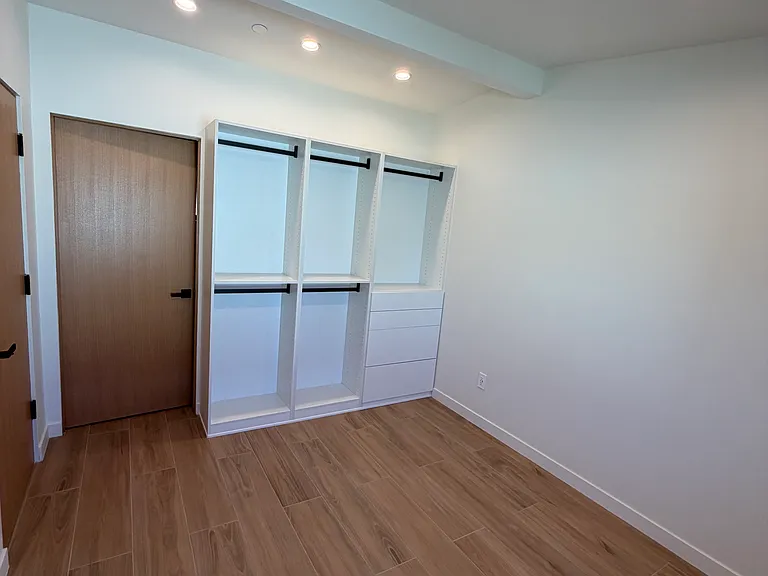 6249 Corbin Ave — Photo 8