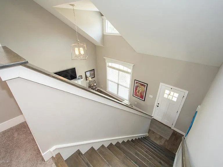 1704 Coral Ct — Photo 8