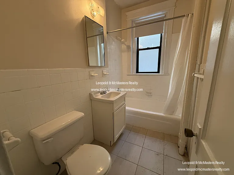 1124 Commonwealth Ave — Photo 15