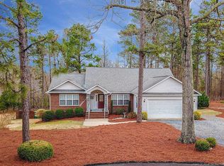 126 Seminole Ct, West End, NC 27376