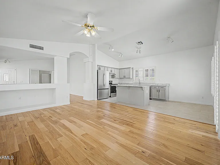 4626 E Charleston Ave — Photo 6