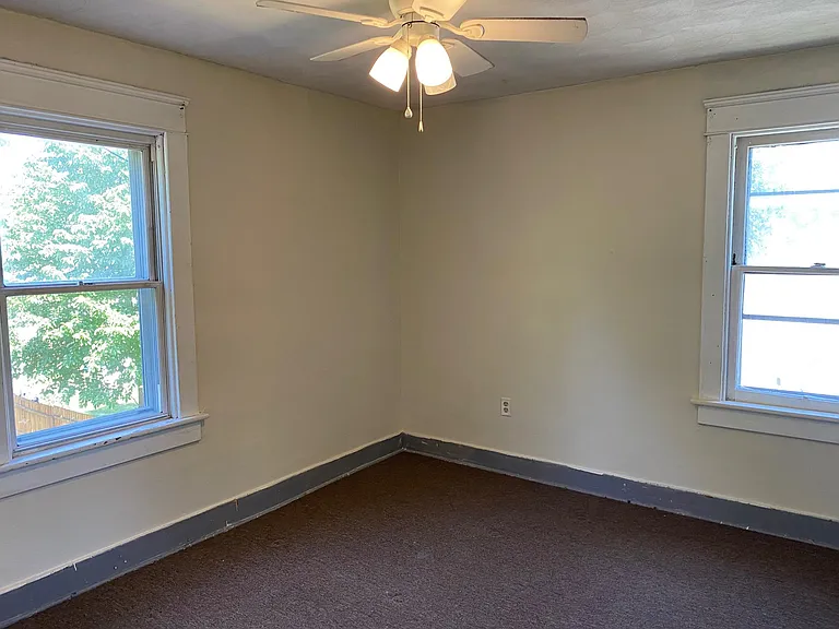 294 Zeller Ave — Photo 9