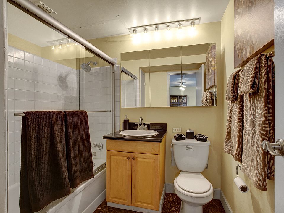 Tower Two - Spacious Bathroom