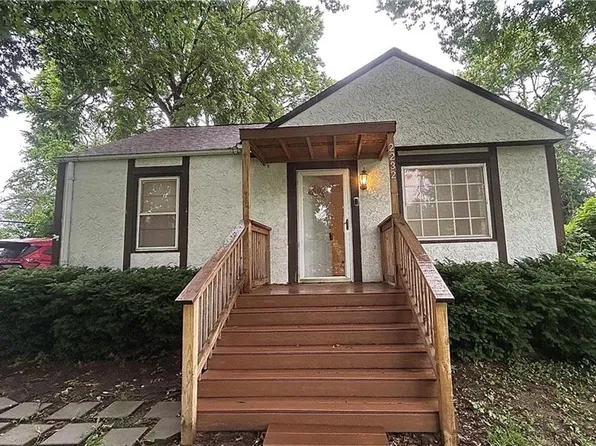 2232 S 13th Ter, Kansas City, KS 66103