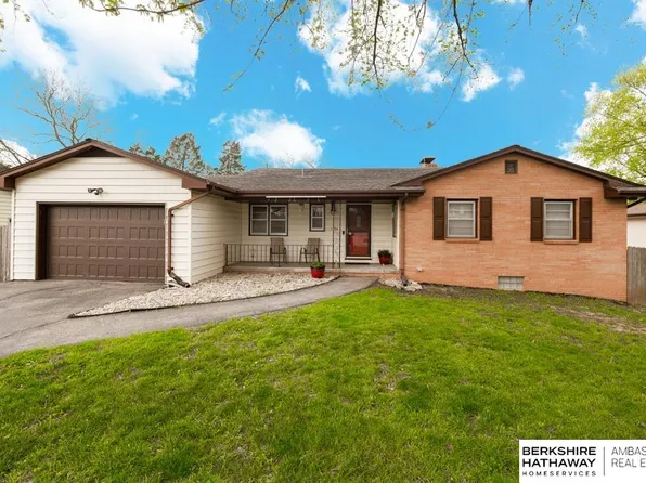 110 Bellevue Blvd N, Bellevue, NE 68005