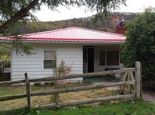 40 Pinecrest Dr, Durbin, WV 26264