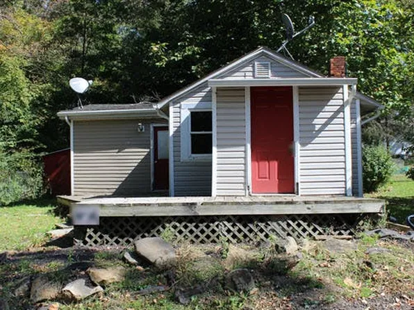 3154 Lake St, Beloit, OH 44609