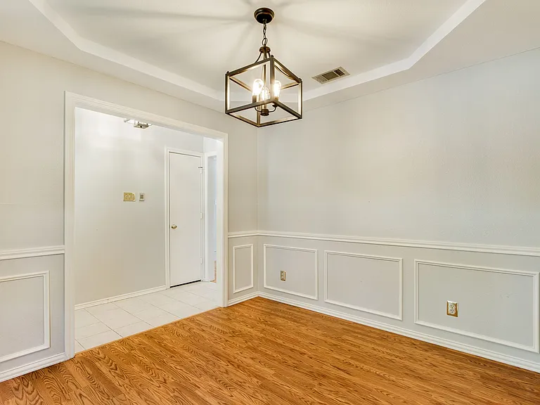 355 Aspenway Dr — Photo 5