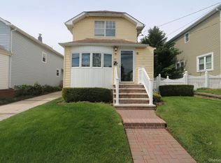 70 McKee St, Floral Park, NY 11001