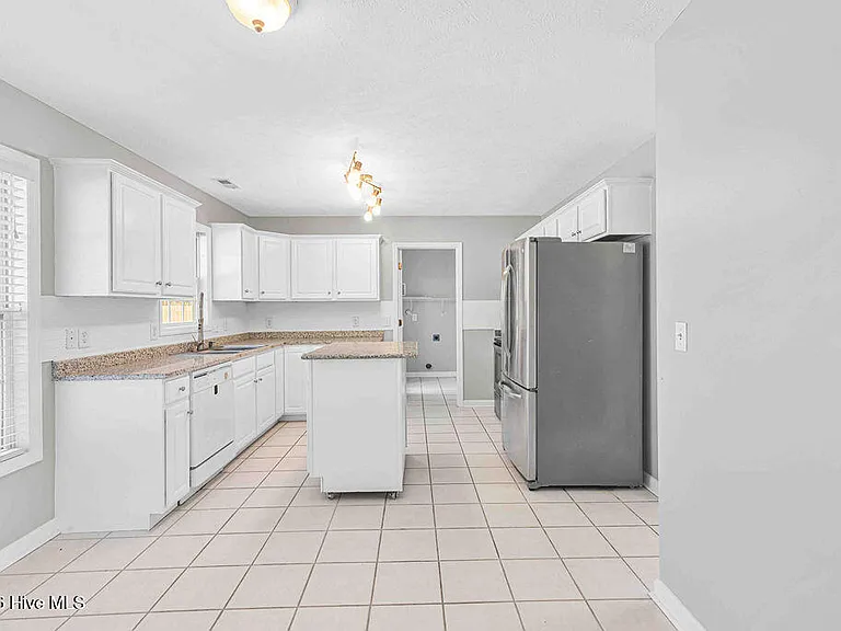 302 Altavista Loop — Photo 9