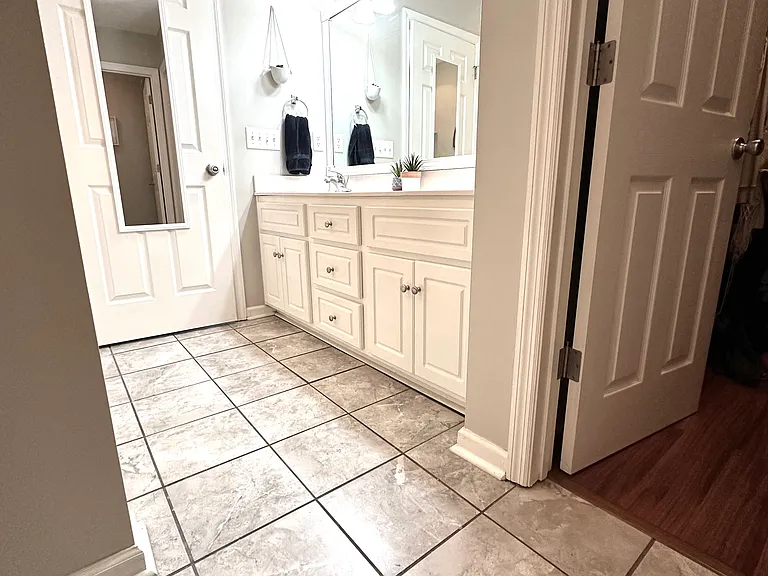 877 Tyler Woods Dr — Photo 15