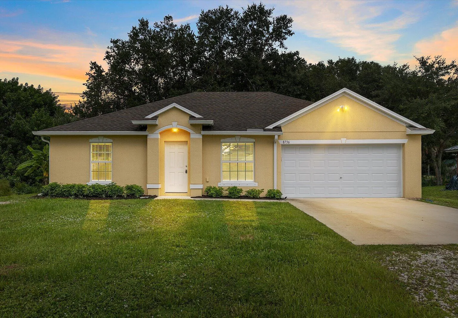 3 bed, 2.0 bath, 1280 sqft, $2,350 — Photo 2