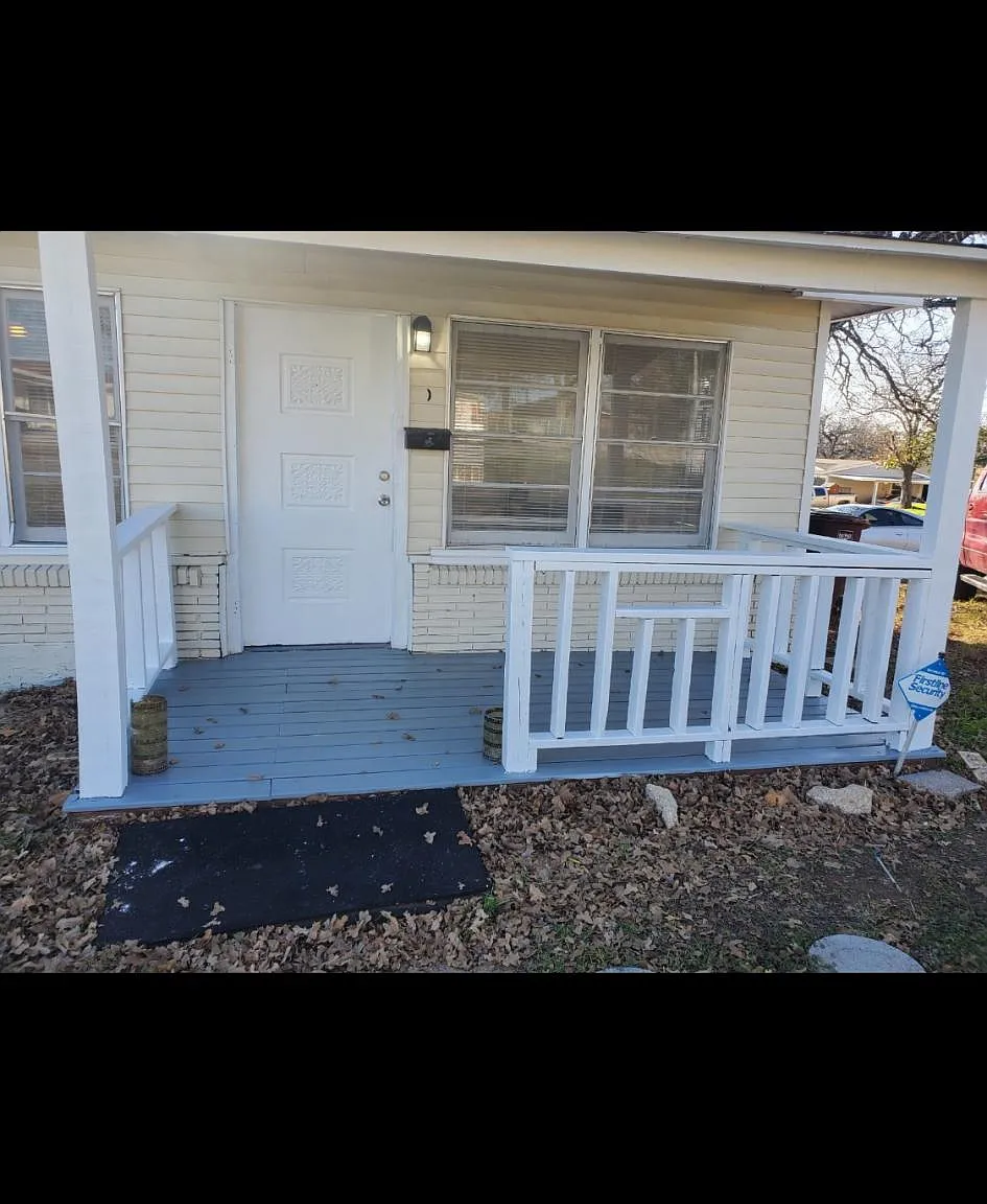 2300 Flemming Dr — Photo 1