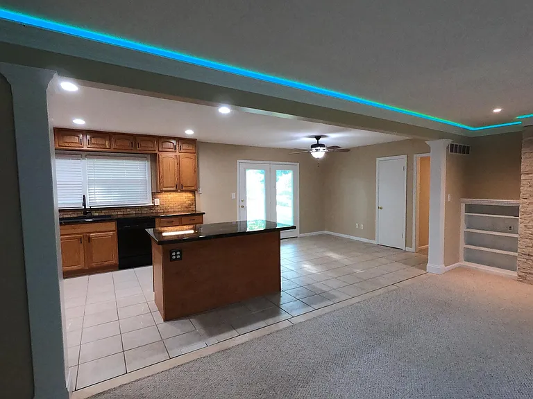 5830 Perry Ln — Photo 1