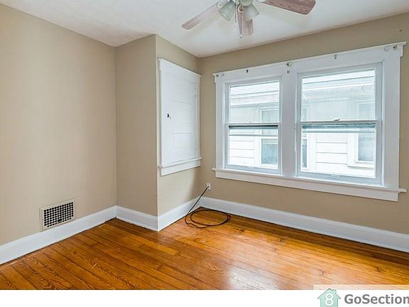 4th image of 819 Carlisle Ave
