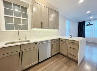 2427 W Grenshaw St, Chicago, IL 60612