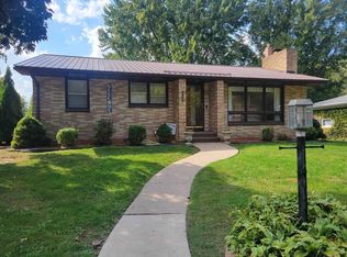 609 Mulberry Drive, Cassville, WI 53806