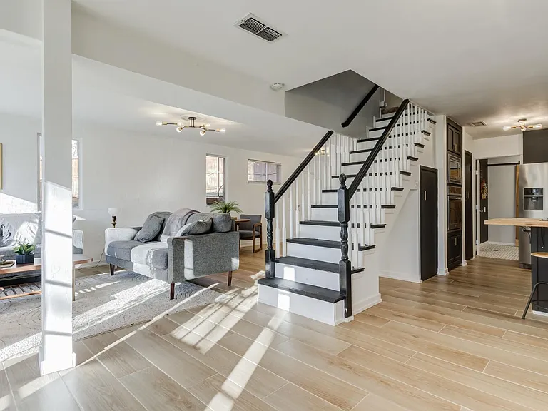 58 E Lakeshore Dr — Photo 14
