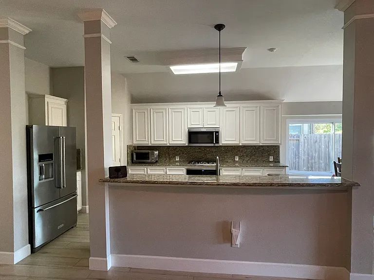 2838 Five Oaks Dr — Photo 8