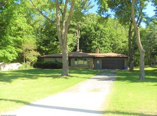 371 Collins Ave, Benton Harbor, MI 49022