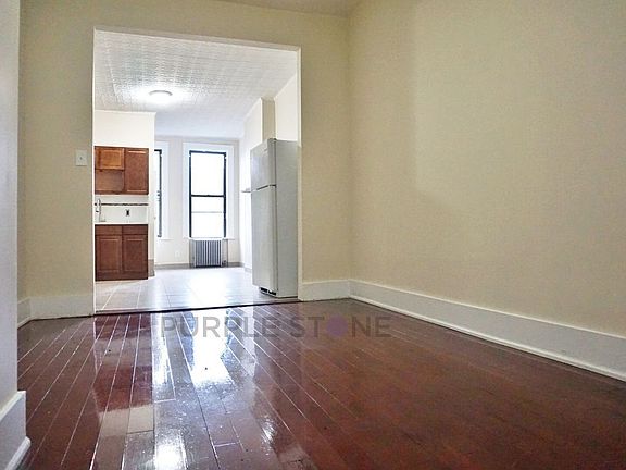 3rd image of 142 Grattan St APT 4R