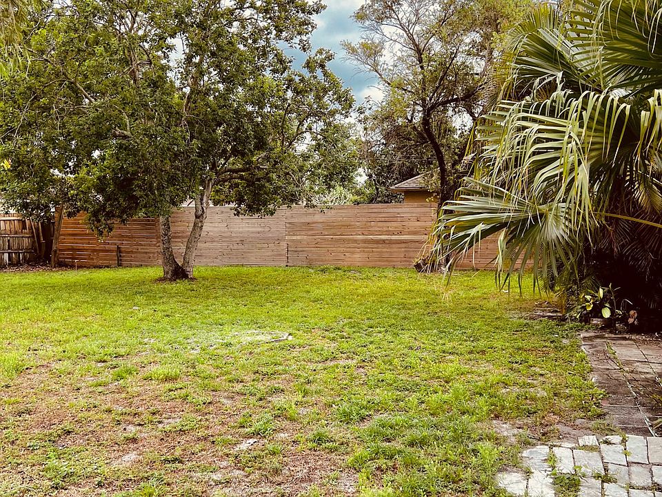 1st image of 2041 SW Cameo Blvd