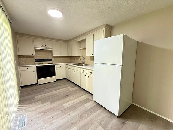 2nd image of 1007 Delwood Rd #2