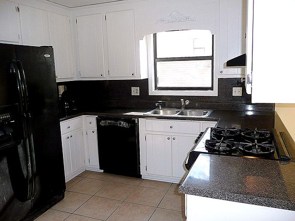 5th image of 3306 Lowe Dr
