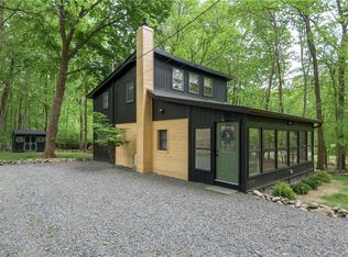 8747 Sherwood Dr, Kunkletown, PA 18058