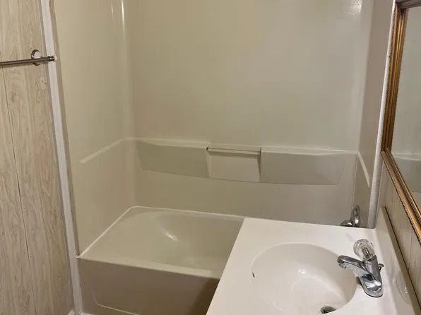 5472 Pendergrass Ln, Winston Salem, NC 27106