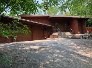 12100 Golden Acre Dr, Minnetonka, MN 55305