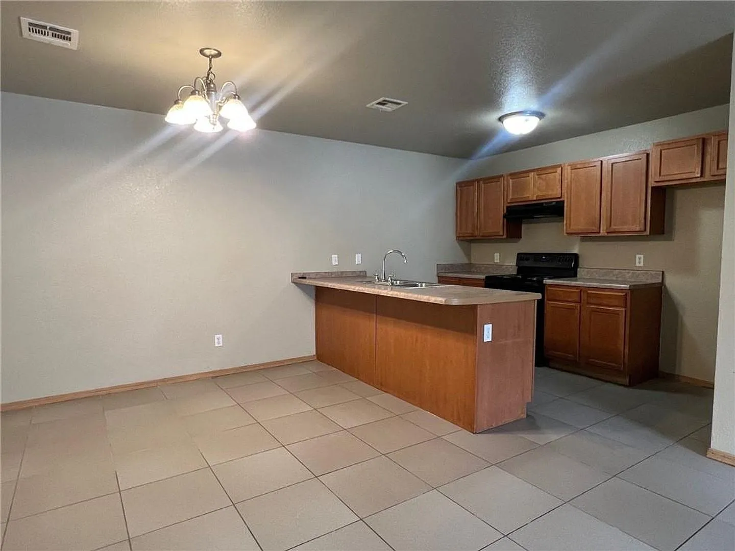 1132 Remington — Photo 4