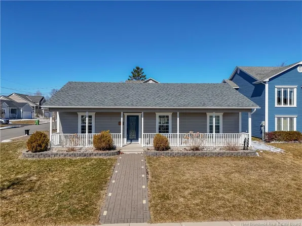 153 Alex St, Fredericton, NB E3G 0W4