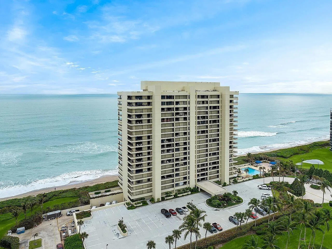 2 bed, 2.0 bath, 1377 sqft, $6,000 — Photo 2