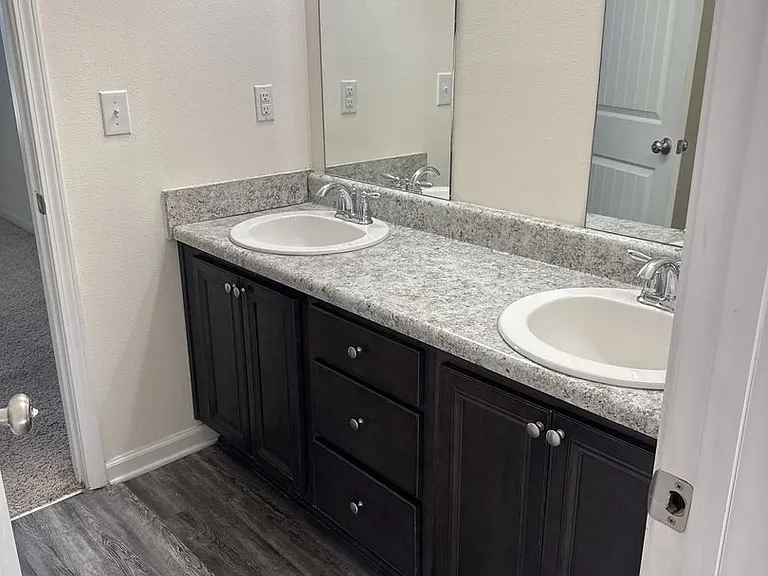 316 Merlin Ct — Photo 7
