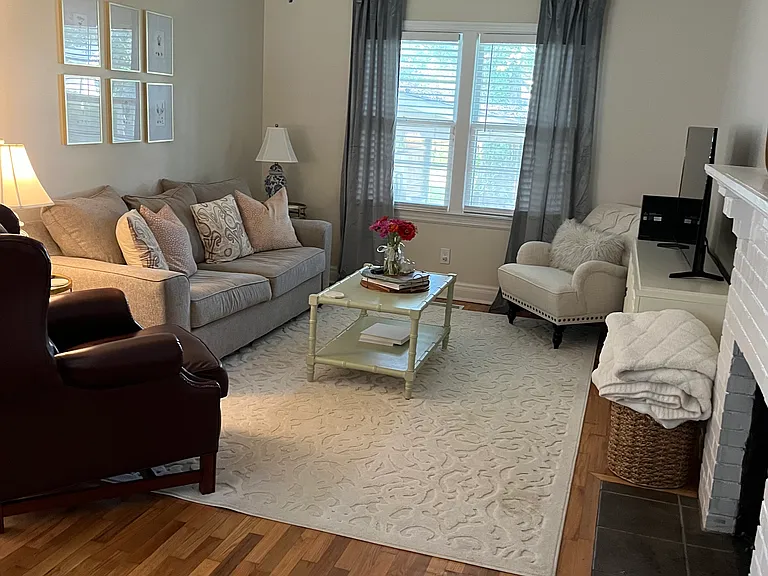 2306 Poincianna St SW — Photo 10