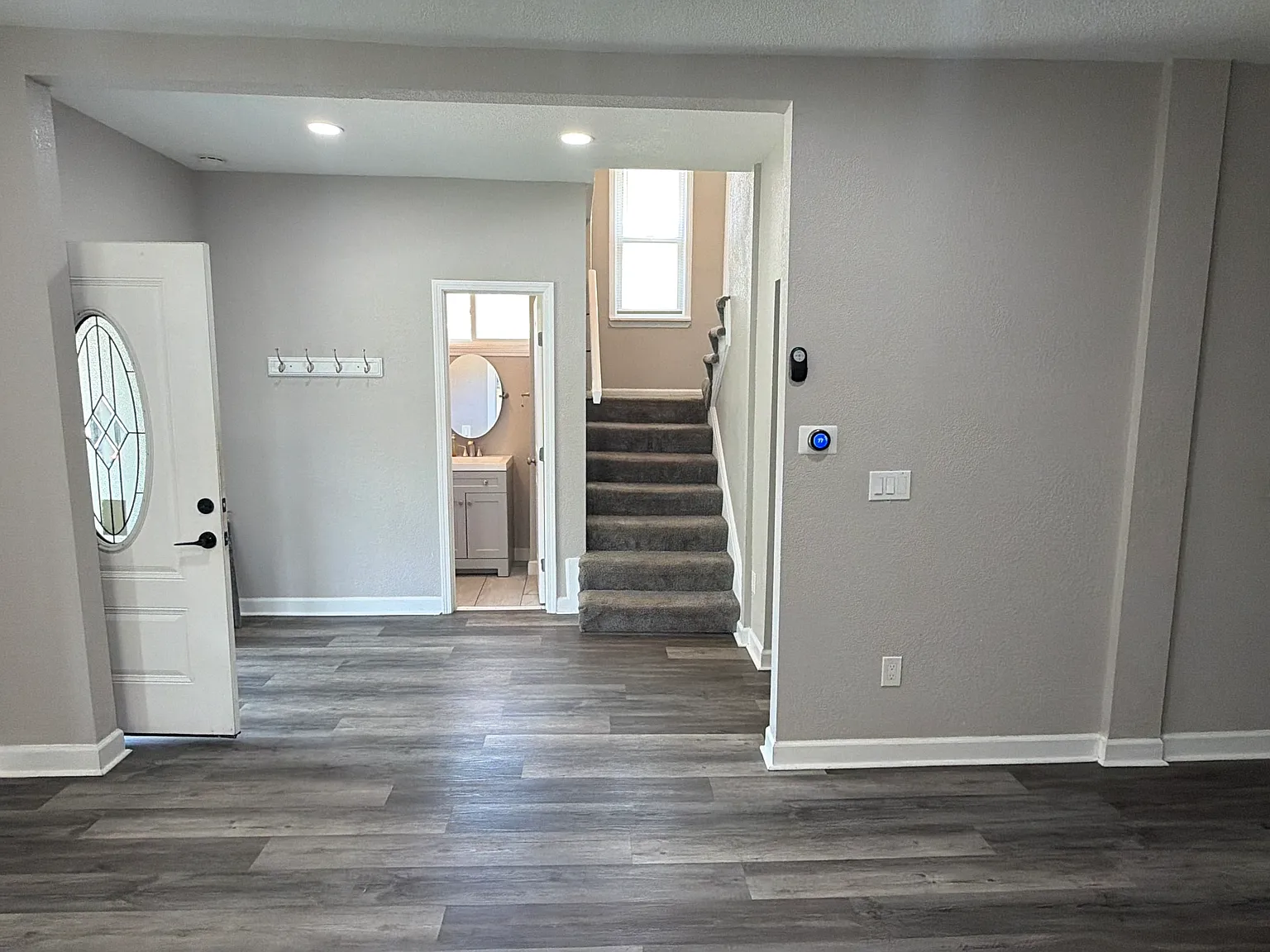 5 bed, 2.5 bath, 2768 sqft, $2,300 — Photo 3