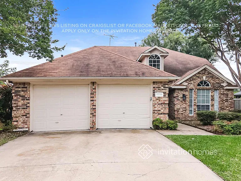 7714 Straits Dr — Photo 4