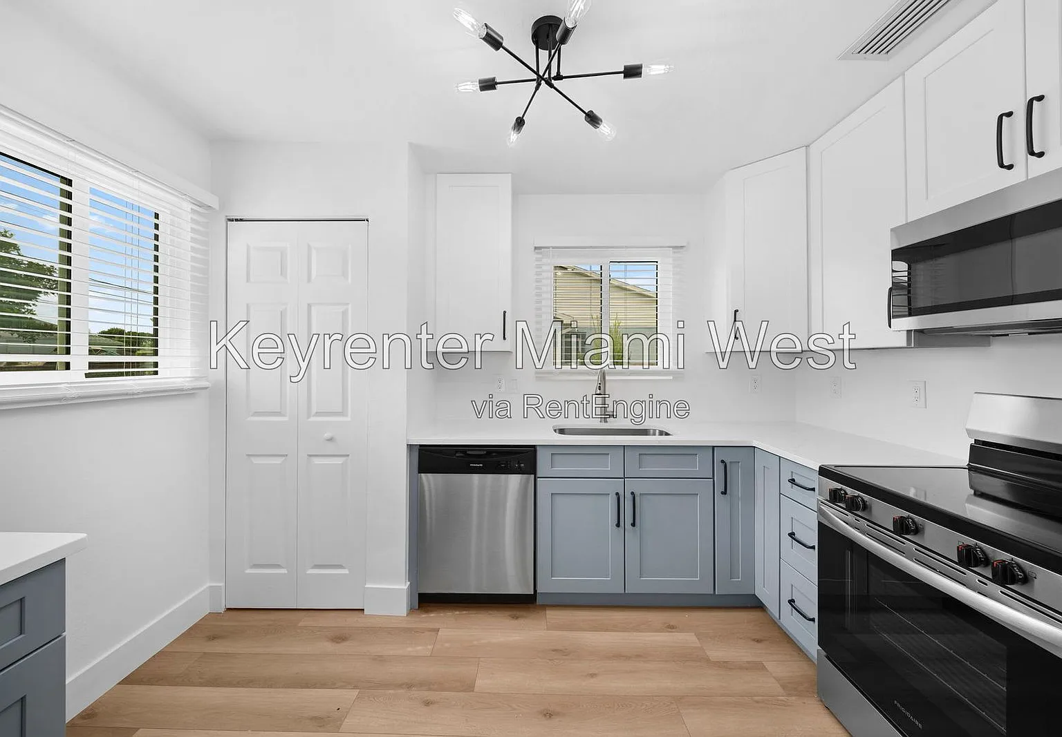 2 bed, 2.5 bath, 1554 sqft, $1,700 — Photo 4