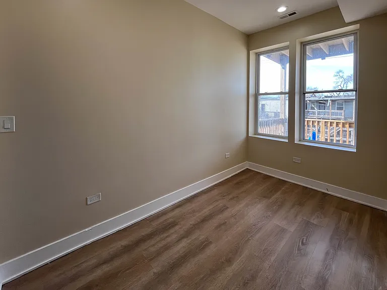 1234 S Central Park Ave #2R — Photo 8